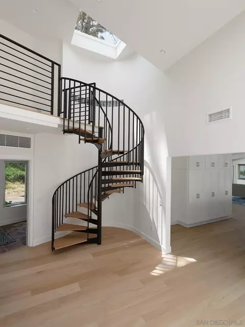 Entry Way - 390 Hidden Pines Rd, Del Mar, CA 92014 photo 2 of 3