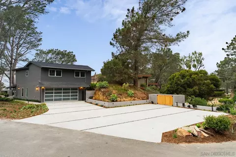 Exterior - 390 Hidden Pines Rd, Del Mar, CA 92014 photo 10 of 15