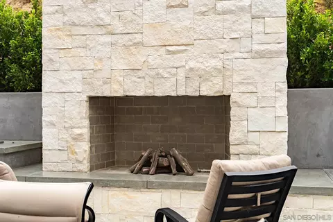 Exterior - 390 Hidden Pines Rd, Del Mar, CA 92014 photo 7 of 15