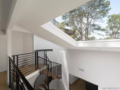 Entry Way - 390 Hidden Pines Rd, Del Mar, CA 92014 photo 3 of 3
