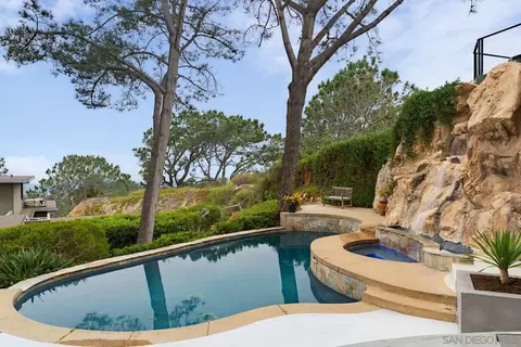 Exterior - 390 Hidden Pines Rd, Del Mar, CA 92014 photo 5 of 15