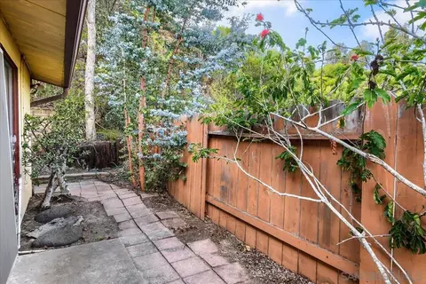 Exterior - 8384 Sugarman Dr, La Jolla, CA 92037 photo 5 of 7