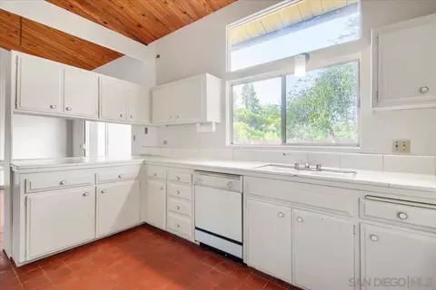 Kitchen - 8384 Sugarman Dr, La Jolla, CA 92037 photo 1 of 3