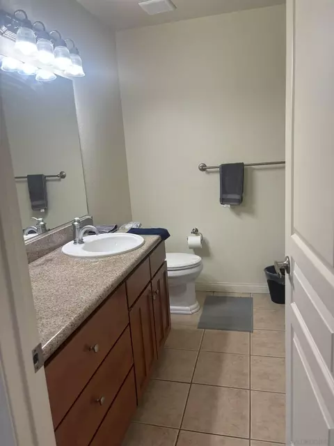 Bath - 150 Chambers #2, El Cajon, CA 92020 photo 2 of 2