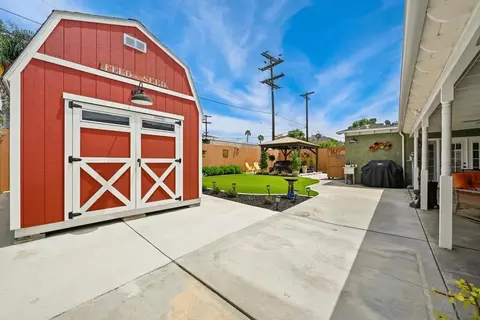 Exterior - 950 Spinel, El Cajon, CA 92021 photo 6 of 9