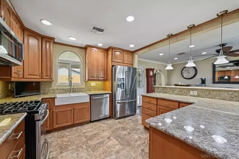 Kitchen - 950 Spinel, El Cajon, CA 92021 photo 3 of 4