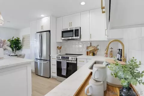 Kitchen - 319 Volney Ln, Encinitas, CA 92024 photo 2 of 2