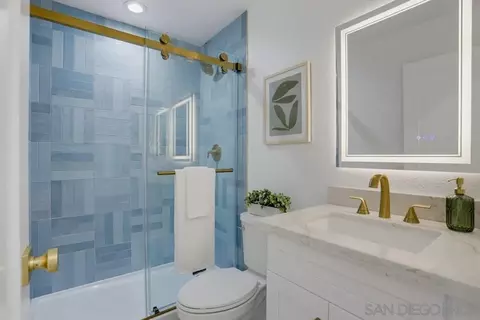 Bath - 319 Volney Ln, Encinitas, CA 92024 photo 1 of 3