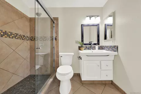 Bath - 14382 Poway Rd, Poway, CA 92064 photo 6 of 7