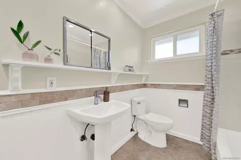 Bath - 14382 Poway Rd, Poway, CA 92064 photo 4 of 7