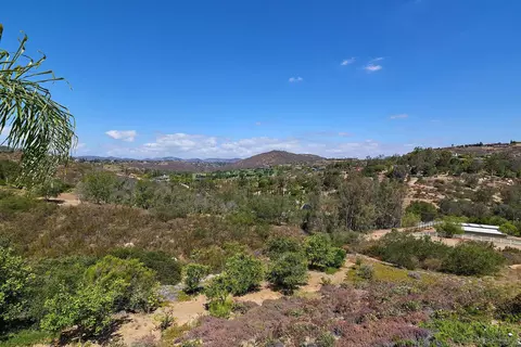 Exterior - 18151 Old Coach Rd, Poway, CA 92064 photo 13 of 15