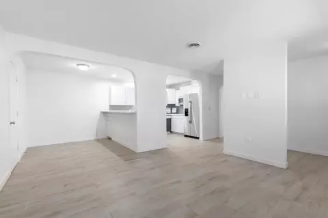 Living - 2821 Macdonald, Oceanside, CA 92054 photo 2 of 5