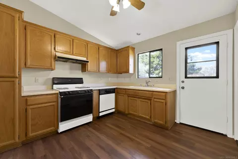 Kitchen - 20119 Para Siempre Vis, Ramona, CA 92065 photo 5 of 5