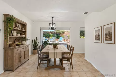 Dining - 1474 Via Encinos, Fallbrook, CA 92028 photo 2 of 3