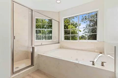 Bath - 1474 Via Encinos, Fallbrook, CA 92028 photo 3 of 3