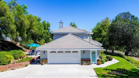 Exterior - 1474 Via Encinos, Fallbrook, CA 92028 photo 2 of 4