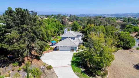 View/Area - 1474 Via Encinos, Fallbrook, CA 92028 photo 2 of 3