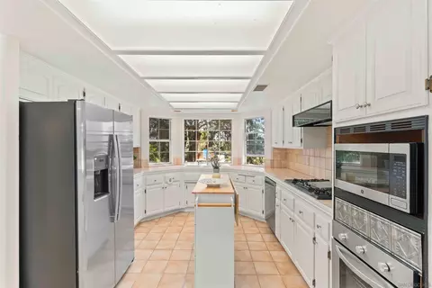 Kitchen - 1474 Via Encinos, Fallbrook, CA 92028 photo 1 of 3