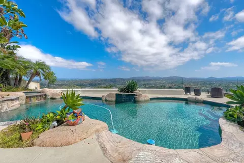 Exterior - 1651 Bella Laguna Ct, Encinitas, CA 92024 photo 4 of 5