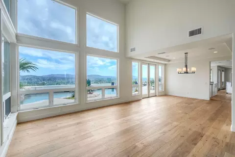 Living - 1651 Bella Laguna Ct, Encinitas, CA 92024 photo 3 of 9