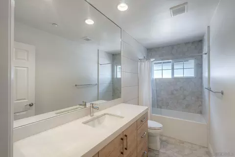 Bath - 1651 Bella Laguna Ct, Encinitas, CA 92024 photo 8 of 8