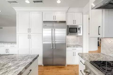 Kitchen - 1651 Bella Laguna Ct, Encinitas, CA 92024 photo 2 of 4
