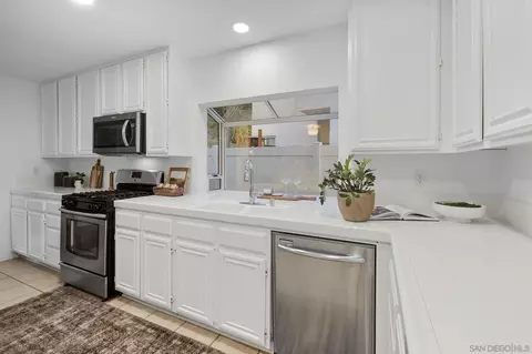 Kitchen - 4560 Avenida Privado, Oceanside, CA 92057 photo 2 of 5