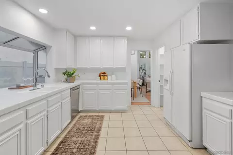 Kitchen - 4560 Avenida Privado, Oceanside, CA 92057 photo 5 of 5
