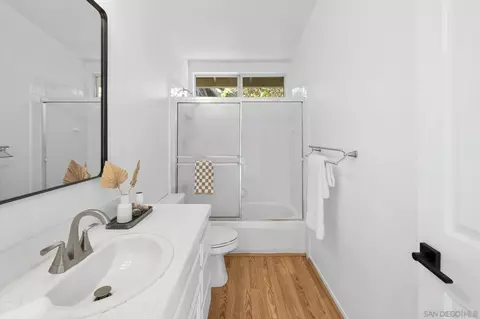Bath - 4560 Avenida Privado, Oceanside, CA 92057 photo 7 of 8
