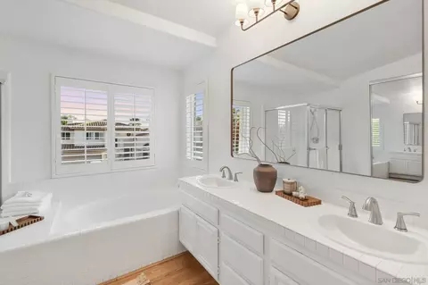 Bath - 4560 Avenida Privado, Oceanside, CA 92057 photo 4 of 8
