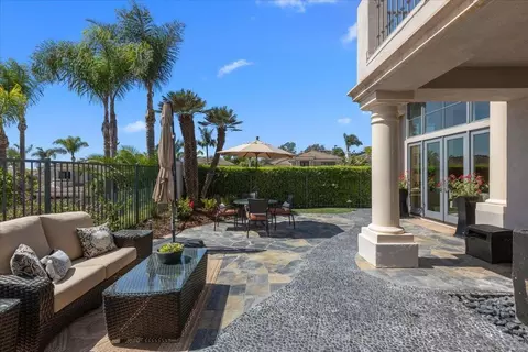 Exterior - 1601 Starling Ct, Carlsbad, CA 92011 photo 7 of 10