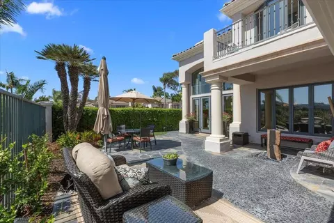 Exterior - 1601 Starling Ct, Carlsbad, CA 92011 photo 6 of 10