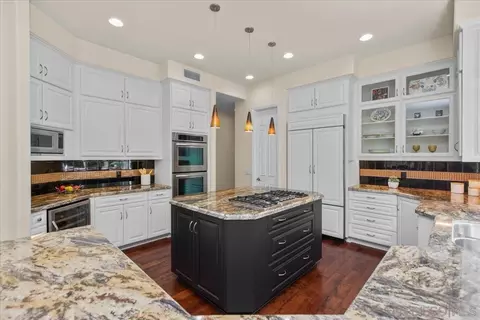 Kitchen - 1601 Starling Ct, Carlsbad, CA 92011 photo 2 of 2