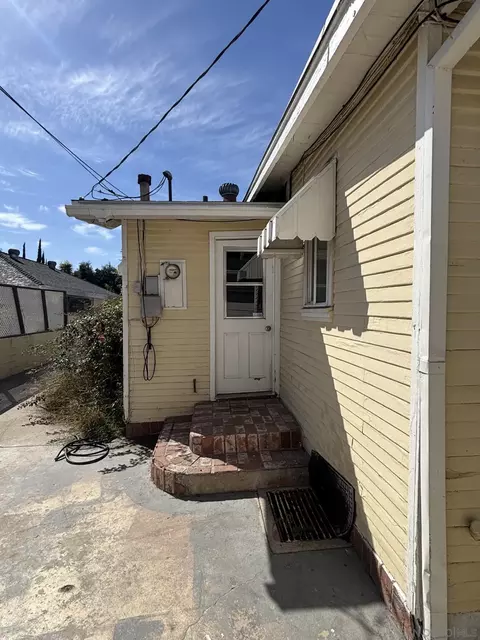 Exterior - 1144 Thompson Ave, Glendale, CA 91201 photo 4 of 5