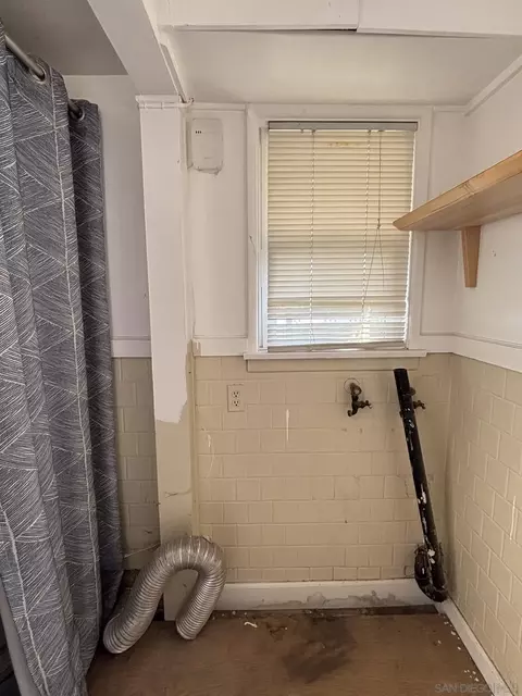 Other - 1144 Thompson Ave, Glendale, CA 91201 photo 2 of 4