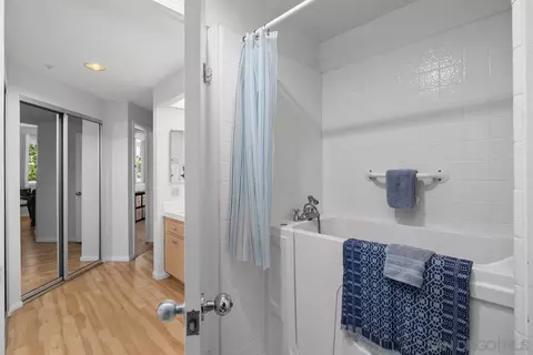 Bath - 4701 Date Ave #218, La Mesa, CA 91942 photo 2 of 3