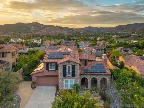 View/Area - 2713 Vistamonte, Escondido, CA 92027 photo 1 of 6