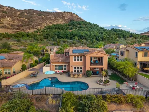 View/Area - 2713 Vistamonte, Escondido, CA 92027 photo 3 of 6