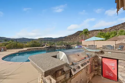 Exterior - 2713 Vistamonte, Escondido, CA 92027 photo 14 of 18