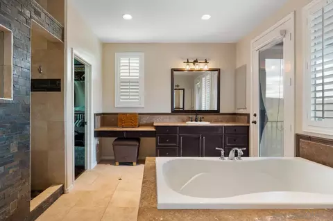 Bath - 2713 Vistamonte, Escondido, CA 92027 photo 4 of 5