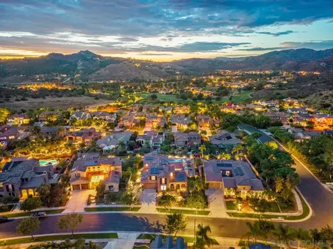 View/Area - 2713 Vistamonte, Escondido, CA 92027 photo 6 of 6