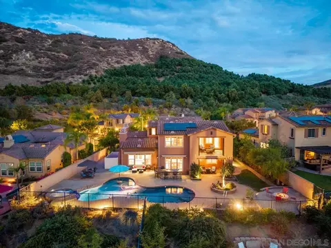 View/Area - 2713 Vistamonte, Escondido, CA 92027 photo 5 of 6