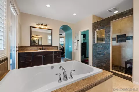 Bath - 2713 Vistamonte, Escondido, CA 92027 photo 5 of 5