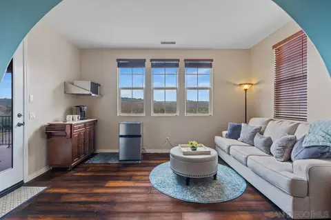 Living - 2713 Vistamonte, Escondido, CA 92027 photo 3 of 3