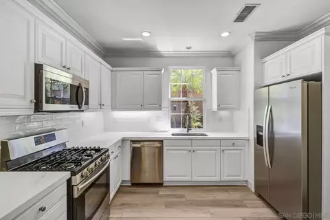 Kitchen - 86 Canyoncrest, Irvine, CA 92603 photo 1 of 2