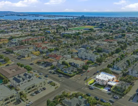 1676 Chalcedony St, San Diego, CA 92109