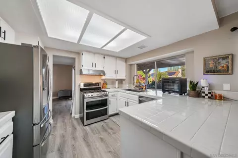 Kitchen - 45630 Rainbow Canyon Rd, Temecula, CA 92592 photo 3 of 3
