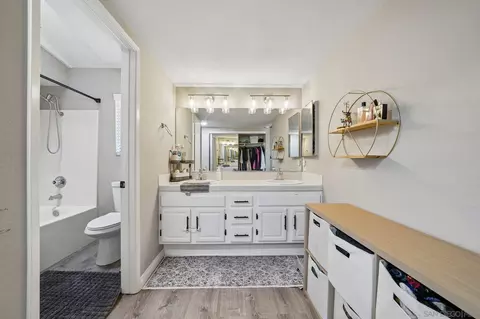 Bath - 45630 Rainbow Canyon Rd, Temecula, CA 92592 photo 2 of 4