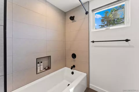 Bath - 154 Phoebe St, Encinitas, CA 92024 photo 6 of 11
