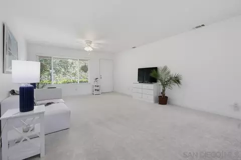 Living - 4434 Kittiwake, Oceanside, CA 92057 photo 3 of 5